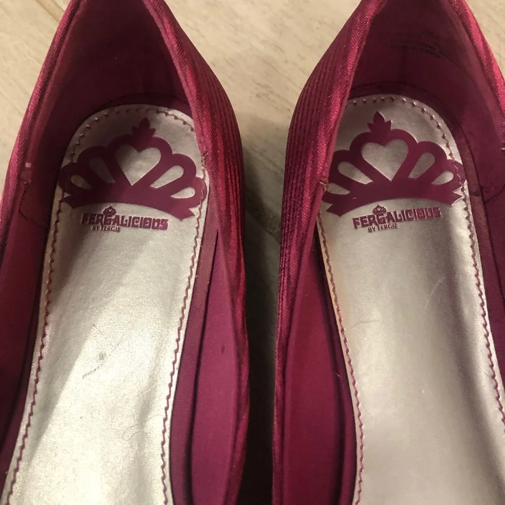 Unique Pink Flats w/ Cute Bow - Picture 4 of 5